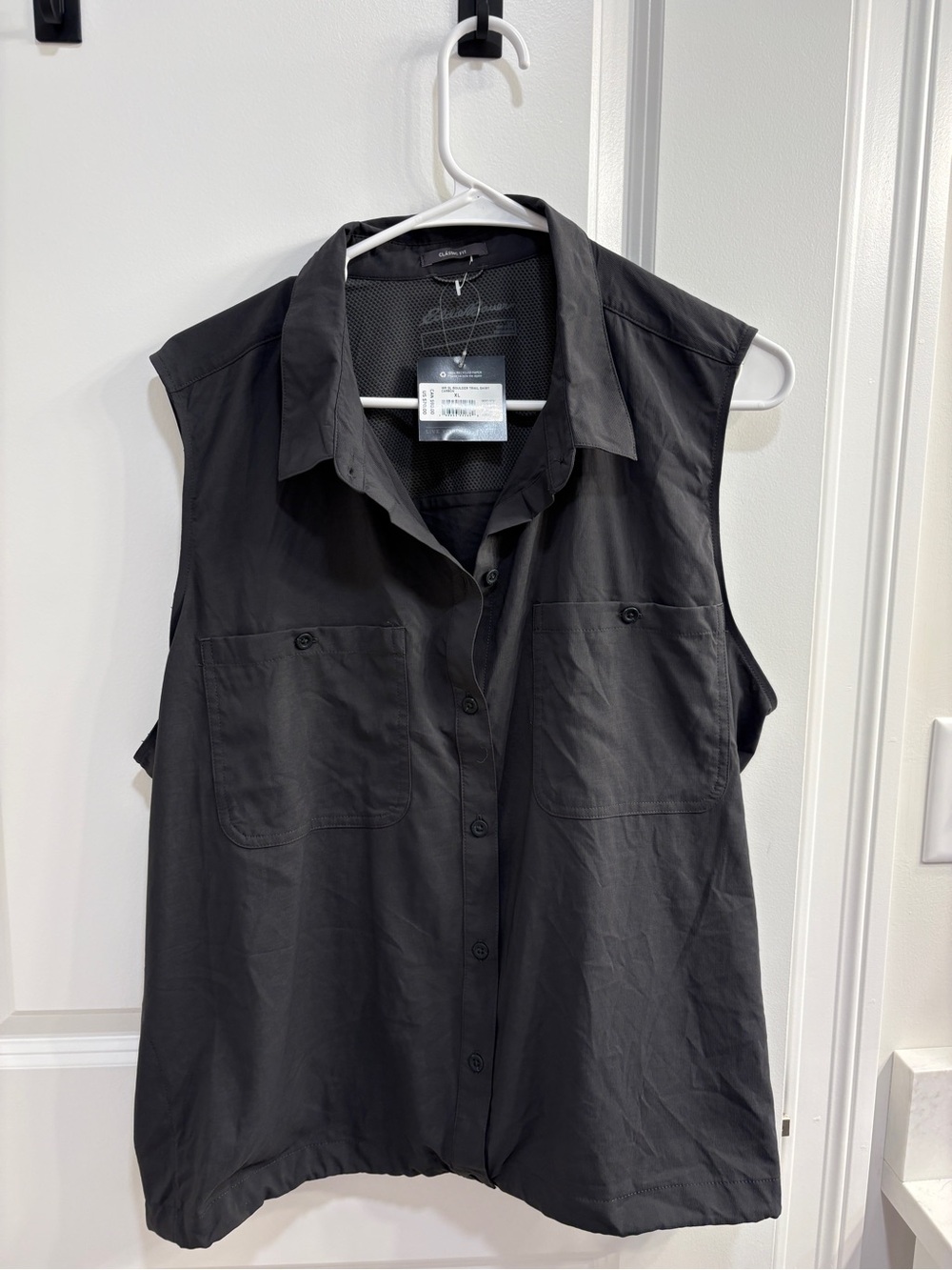 Eddie Bauer Black Sleeveless Button-Down Shirt
